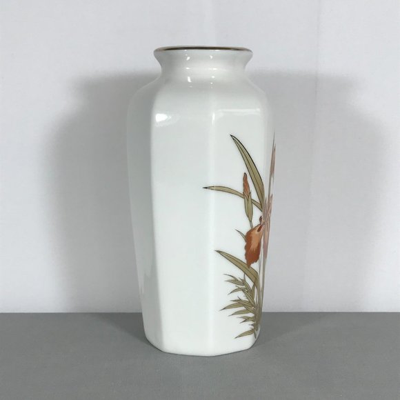 Fine China Vintage Gold Accented Japanese Iris 6" Vase Made in Japan - Picture 2 of 8